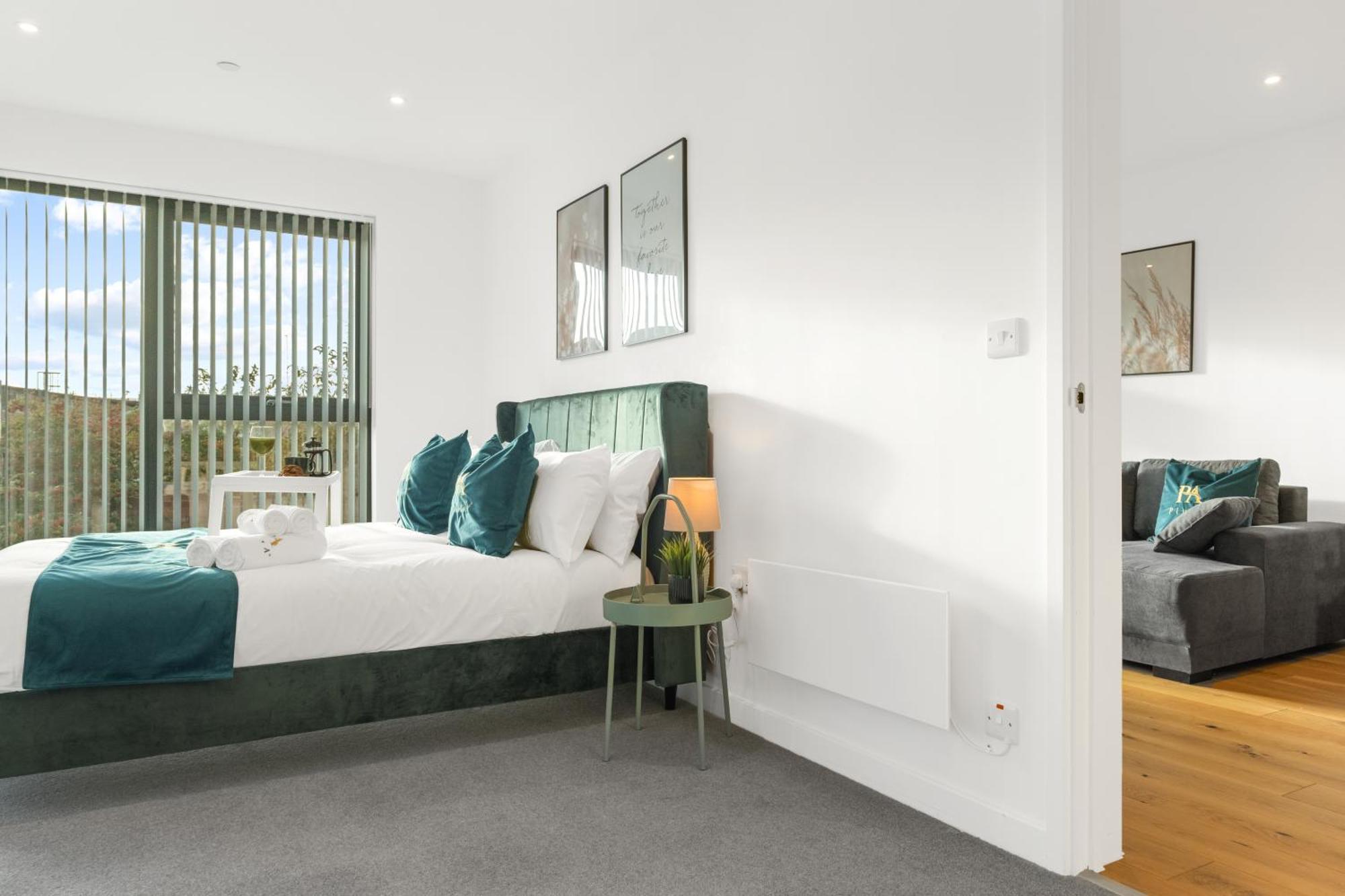 Pluxa Emerald Luxury - Walk To Attractions, Transport Nearby Appartement