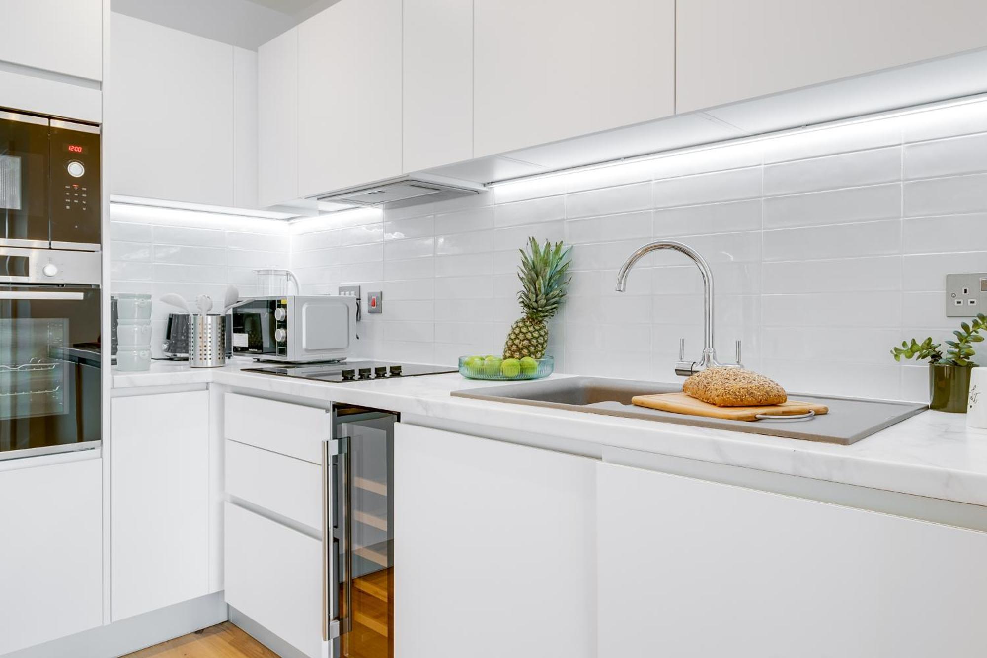 Appartamento Pluxa Emerald Luxury - Walk To Attractions, Transport Nearby *