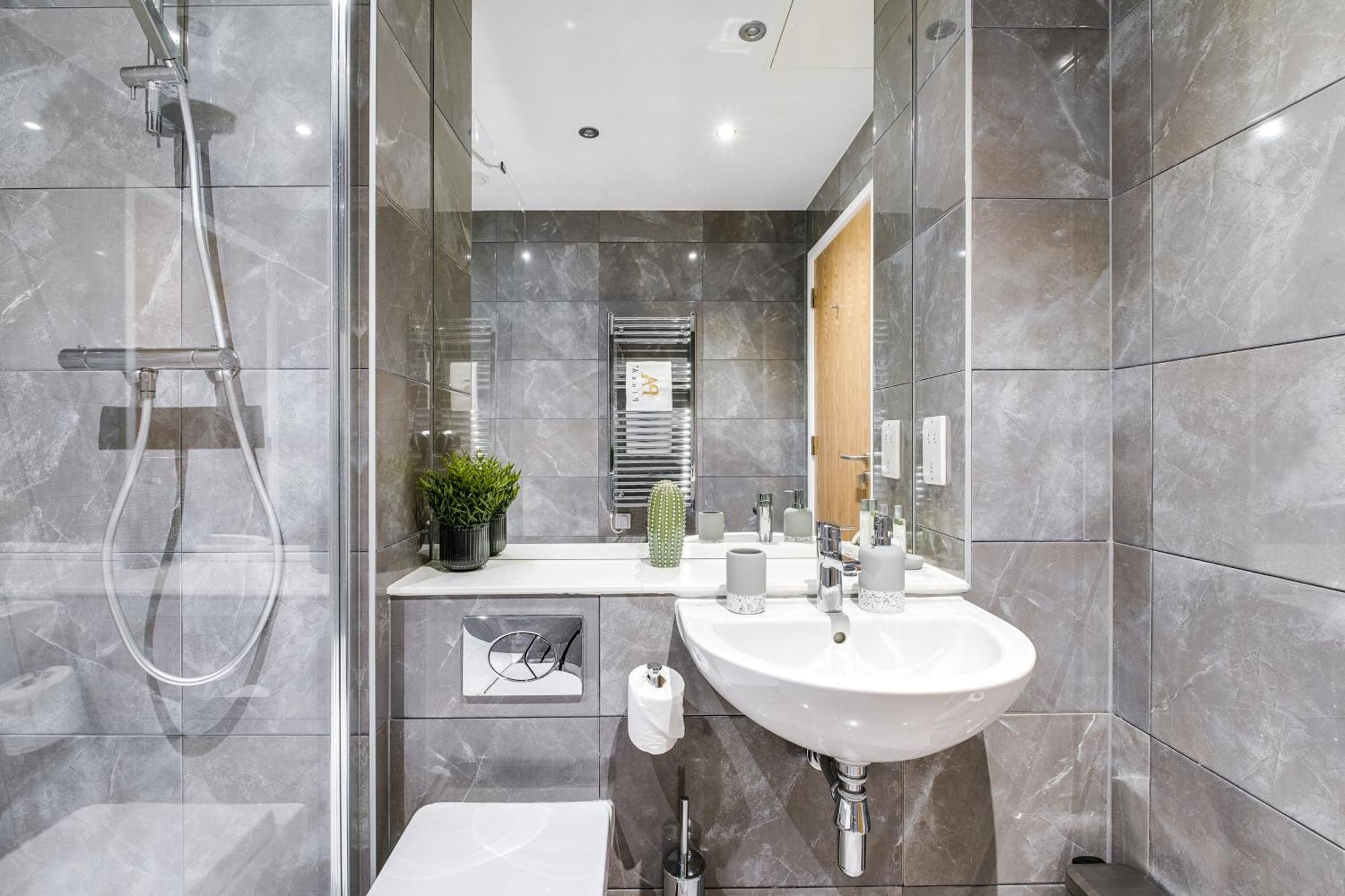 Pluxa Emerald Luxury - Walk To Attractions, Transport Nearby Appartement Birmingham